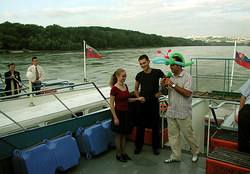 Plavba Alcatel 29.7.2004, steperi Maťo a Magda pred svojim vystúpením v stažených podmienkach.