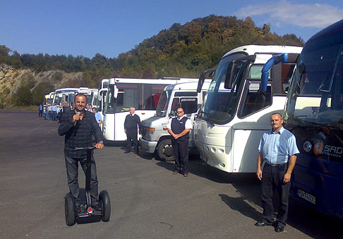 Preteky autobusov počas osláv 60. výročia založenia spoločnosti SAD v Padocku na Pezinskej babe. 25.9.2009.