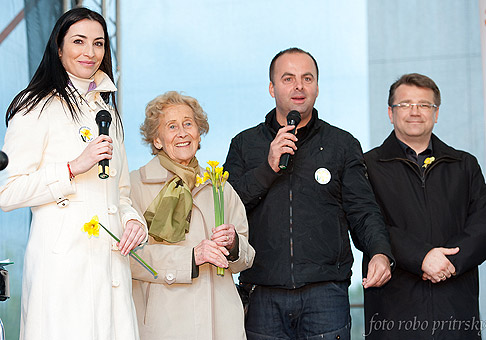 Lucia Hablovičová, prezidentka Ligy proti rakovine Eva Siracká a minister zdravotníctva SR pán Uhliarik, podporili Koncert vďaky. Bratislava, Eurovea, 15.4.2011.