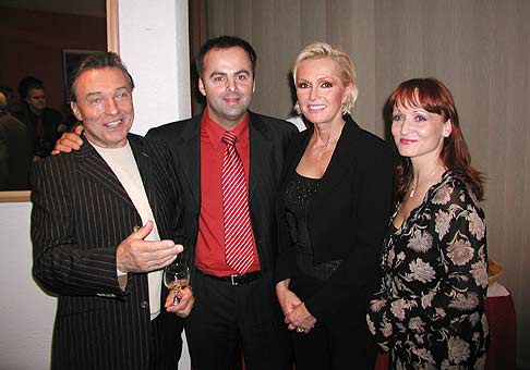 Z ľava: Karel Gott, Richard Vrablec, Helena Vondráčková a Anna Ghannamová